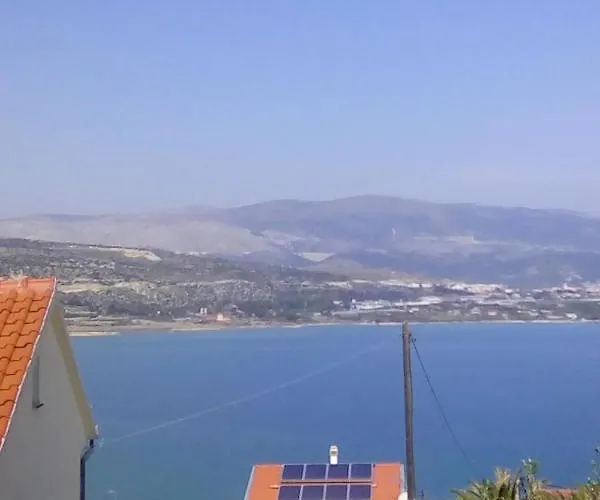 Сasa de vacaciones House With A Parking Space Mastrinka, Ciovo - 7583 *